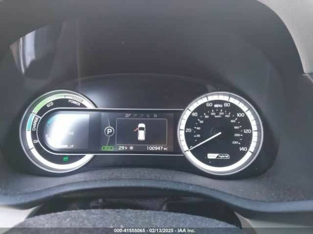 Белый Киа Niro, объемом двигателя 1.6 л и пробегом 100 тыс. км за 10000 $, фото 6 на Automoto.ua