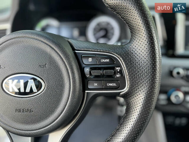 Белый Киа Niro, объемом двигателя 1.6 л и пробегом 160 тыс. км за 15400 $, фото 37 на Automoto.ua