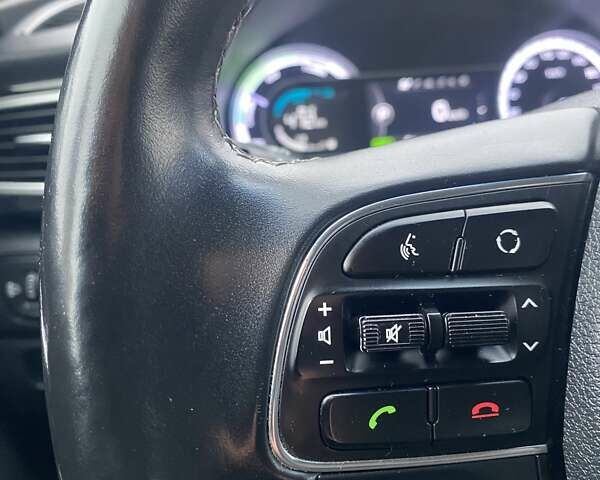 Білий Кіа Niro, об'ємом двигуна 1.58 л та пробігом 147 тис. км за 17400 $, фото 15 на Automoto.ua