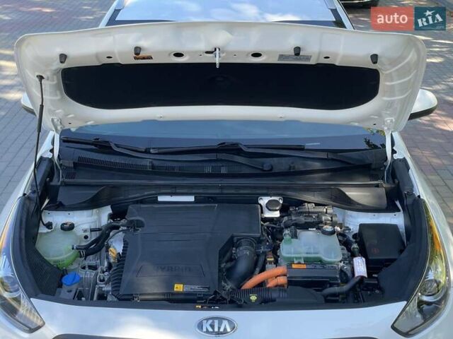 Белый Киа Niro, объемом двигателя 0 л и пробегом 182 тыс. км за 16700 $, фото 36 на Automoto.ua