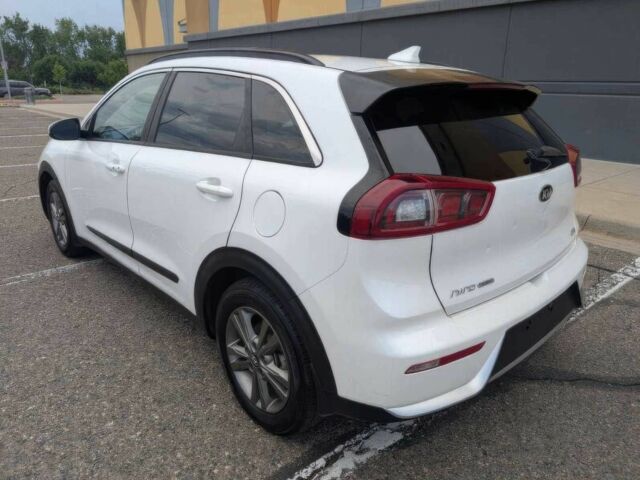 Белый Киа Niro, объемом двигателя 1.6 л и пробегом 64 тыс. км за 10300 $, фото 7 на Automoto.ua