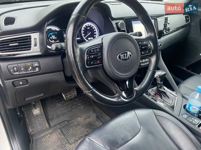 Білий Кіа Niro, об'ємом двигуна 1.58 л та пробігом 147 тис. км за 17400 $, фото 9 на Automoto.ua