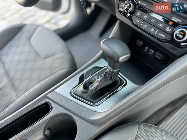 Белый Киа Niro, объемом двигателя 1.6 л и пробегом 160 тыс. км за 15400 $, фото 64 на Automoto.ua