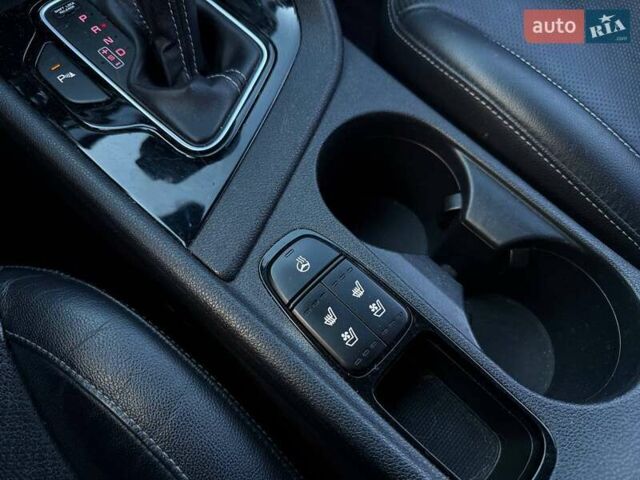 Белый Киа Niro, объемом двигателя 1.58 л и пробегом 97 тыс. км за 18990 $, фото 22 на Automoto.ua