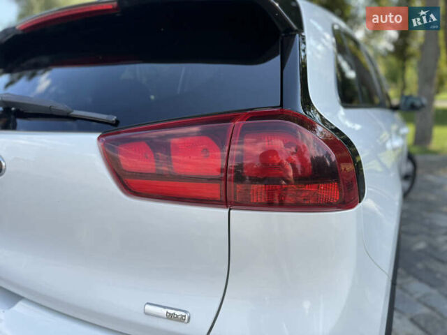 Белый Киа Niro, объемом двигателя 1.6 л и пробегом 160 тыс. км за 15400 $, фото 18 на Automoto.ua