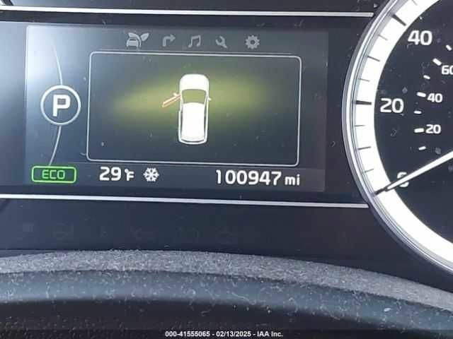 Белый Киа Niro, объемом двигателя 1.6 л и пробегом 100 тыс. км за 10000 $, фото 14 на Automoto.ua