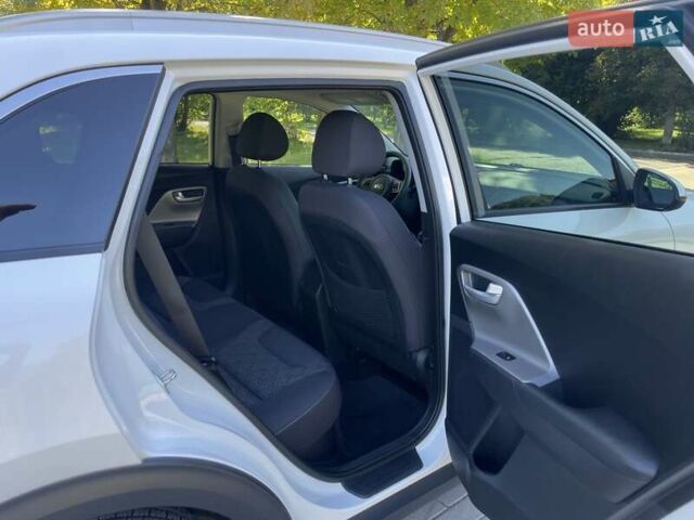 Белый Киа Niro, объемом двигателя 0 л и пробегом 182 тыс. км за 16700 $, фото 43 на Automoto.ua