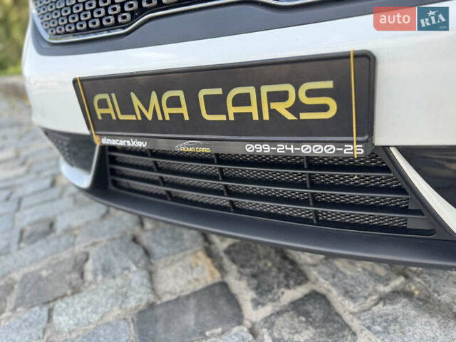 Белый Киа Niro, объемом двигателя 1.6 л и пробегом 160 тыс. км за 15400 $, фото 8 на Automoto.ua