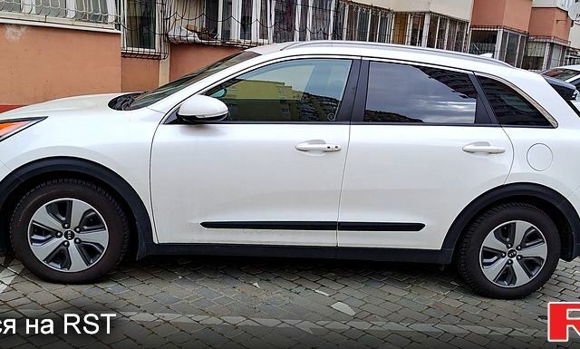 Белый Киа Niro, объемом двигателя 1.6 л и пробегом 180 тыс. км за 17200 $, фото 2 на Automoto.ua