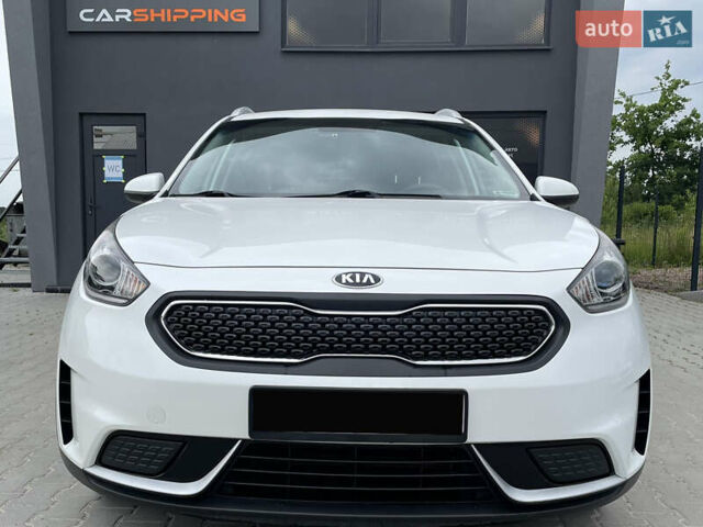 Белый Киа Niro, объемом двигателя 1.59 л и пробегом 66 тыс. км за 16500 $, фото 4 на Automoto.ua