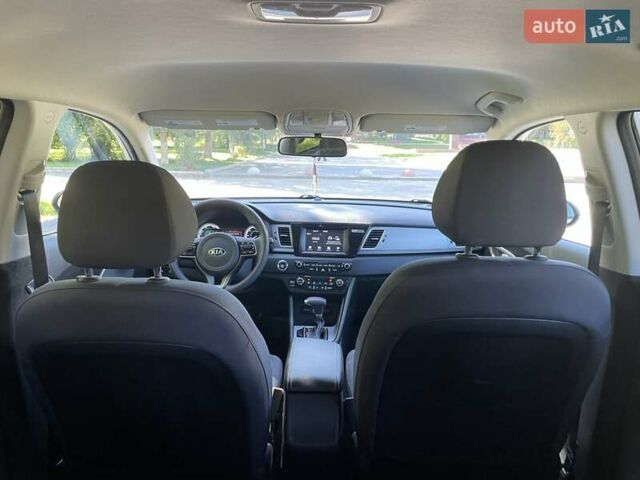 Белый Киа Niro, объемом двигателя 0 л и пробегом 182 тыс. км за 16700 $, фото 29 на Automoto.ua