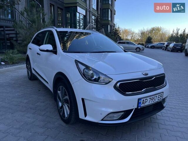 Белый Киа Niro, объемом двигателя 1.58 л и пробегом 147 тыс. км за 20000 $, фото 53 на Automoto.ua