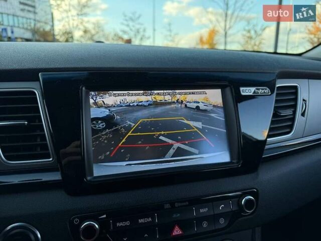 Білий Кіа Niro, об'ємом двигуна 1.58 л та пробігом 96 тис. км за 18990 $, фото 20 на Automoto.ua
