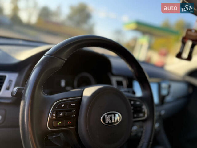 Білий Кіа Niro, об'ємом двигуна 1.58 л та пробігом 77 тис. км за 16500 $, фото 8 на Automoto.ua