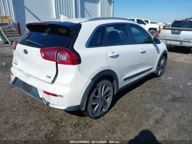 Белый Киа Niro, объемом двигателя 1.6 л и пробегом 100 тыс. км за 10000 $, фото 3 на Automoto.ua