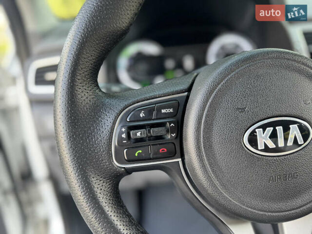 Белый Киа Niro, объемом двигателя 1.6 л и пробегом 160 тыс. км за 15400 $, фото 36 на Automoto.ua
