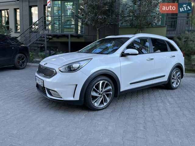 Белый Киа Niro, объемом двигателя 1.58 л и пробегом 147 тыс. км за 20000 $, фото 52 на Automoto.ua