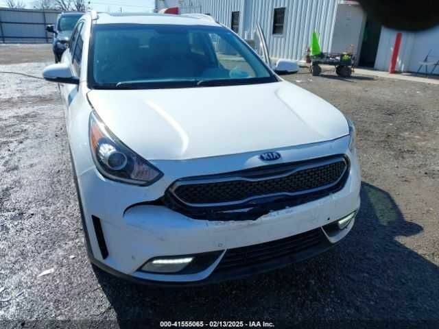 Белый Киа Niro, объемом двигателя 1.6 л и пробегом 100 тыс. км за 10000 $, фото 5 на Automoto.ua