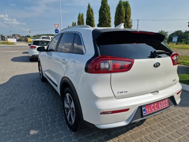 Белый Киа Niro, объемом двигателя 1.6 л и пробегом 170 тыс. км за 13500 $, фото 4 на Automoto.ua