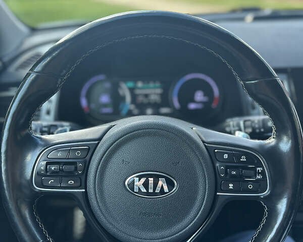 Білий Кіа Niro, об'ємом двигуна 0 л та пробігом 144 тис. км за 17300 $, фото 10 на Automoto.ua