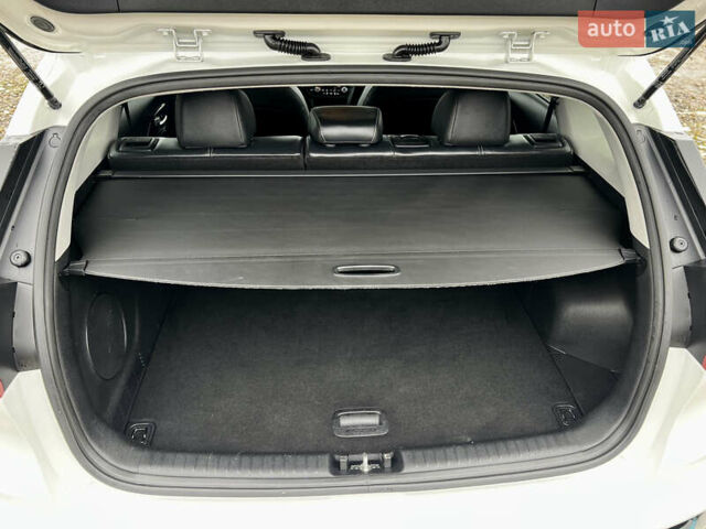 Белый Киа Niro, объемом двигателя 0 л и пробегом 137 тыс. км за 17999 $, фото 36 на Automoto.ua