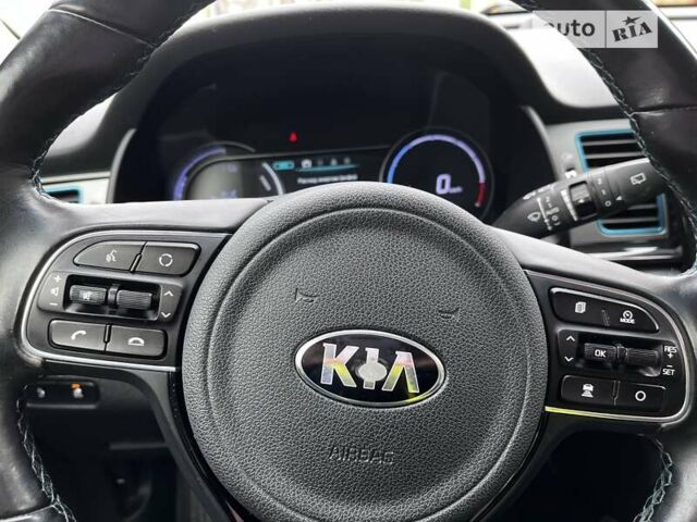 Білий Кіа Niro, об'ємом двигуна 0 л та пробігом 211 тис. км за 16400 $, фото 24 на Automoto.ua