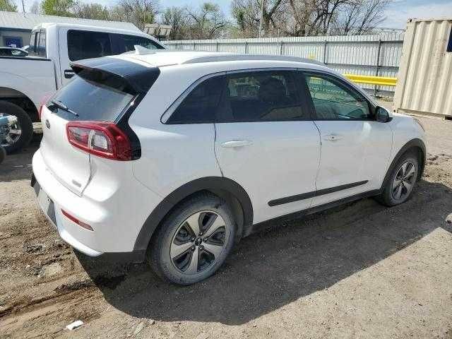 Білий Кіа Niro, об'ємом двигуна 0.16 л та пробігом 31 тис. км за 3300 $, фото 2 на Automoto.ua