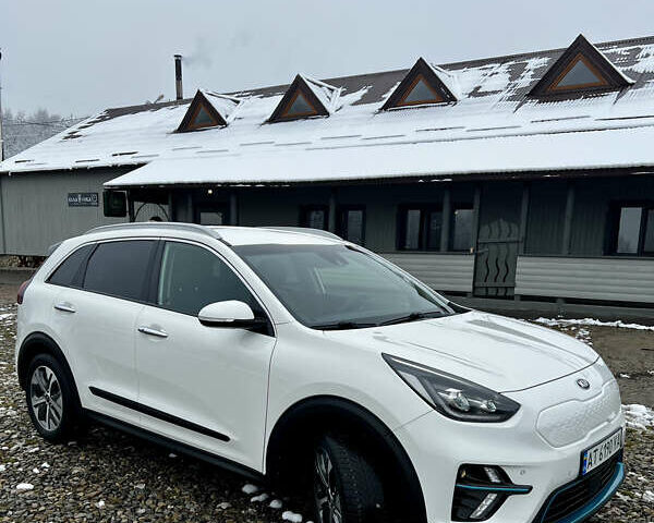 Белый Киа Niro, объемом двигателя 0 л и пробегом 137 тыс. км за 17999 $, фото 11 на Automoto.ua