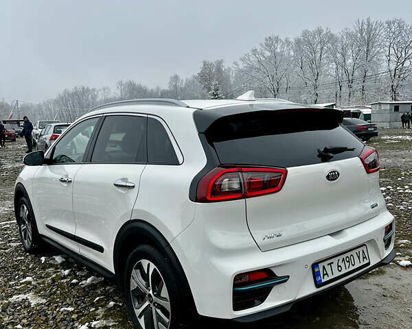 Белый Киа Niro, объемом двигателя 0 л и пробегом 137 тыс. км за 17999 $, фото 13 на Automoto.ua