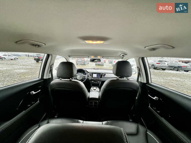 Белый Киа Niro, объемом двигателя 0 л и пробегом 137 тыс. км за 17999 $, фото 37 на Automoto.ua