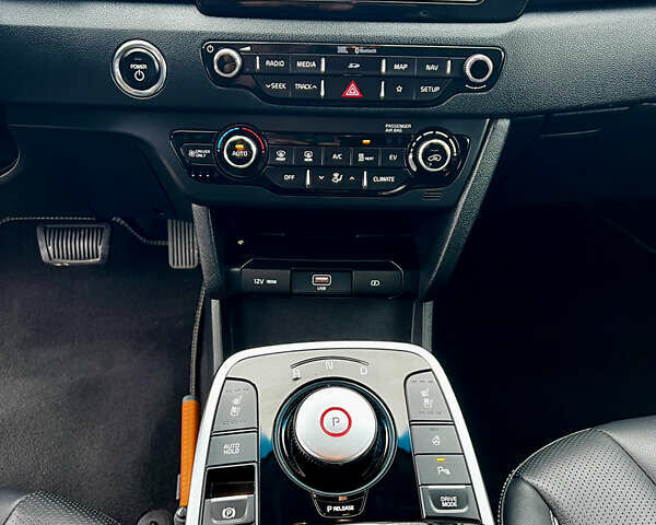 Белый Киа Niro, объемом двигателя 0 л и пробегом 137 тыс. км за 17999 $, фото 43 на Automoto.ua