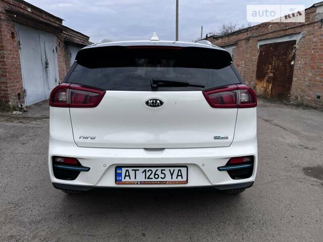 Білий Кіа Niro, об'ємом двигуна 0 л та пробігом 211 тис. км за 16400 $, фото 17 на Automoto.ua