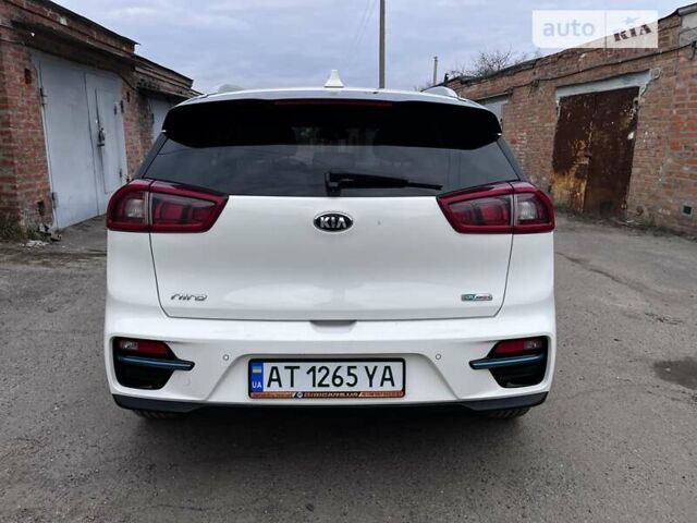 Білий Кіа Niro, об'ємом двигуна 0 л та пробігом 211 тис. км за 19000 $, фото 17 на Automoto.ua