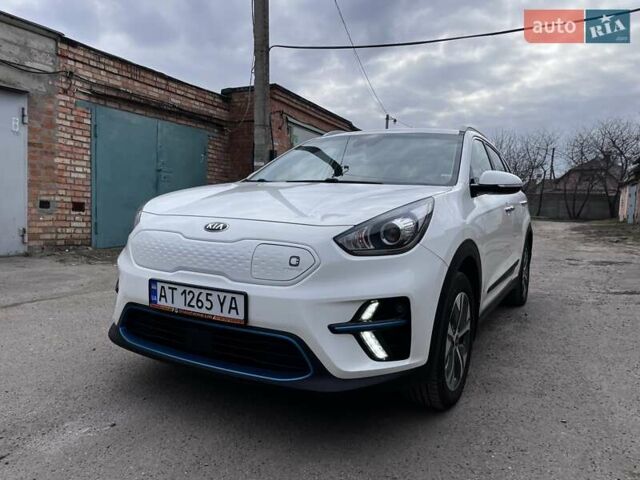 Білий Кіа Niro, об'ємом двигуна 0 л та пробігом 211 тис. км за 16400 $, фото 9 на Automoto.ua