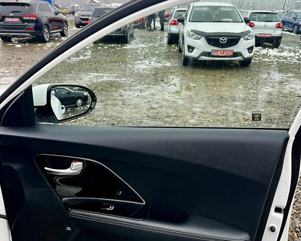 Белый Киа Niro, объемом двигателя 0 л и пробегом 137 тыс. км за 17999 $, фото 21 на Automoto.ua