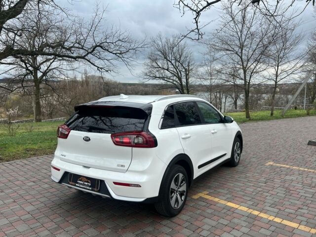 Белый Киа Niro, объемом двигателя 1.6 л и пробегом 184 тыс. км за 15500 $, фото 6 на Automoto.ua