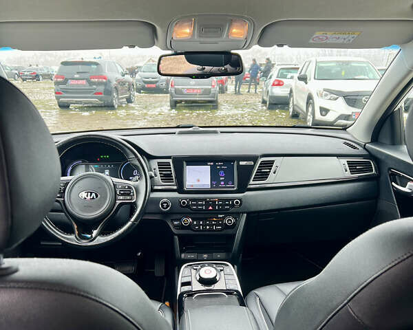 Белый Киа Niro, объемом двигателя 0 л и пробегом 137 тыс. км за 17999 $, фото 30 на Automoto.ua