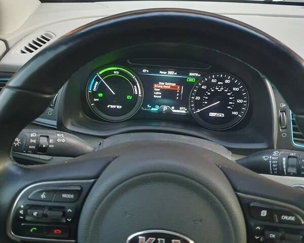 Белый Киа Niro, объемом двигателя 1.58 л и пробегом 62 тыс. км за 20100 $, фото 5 на Automoto.ua