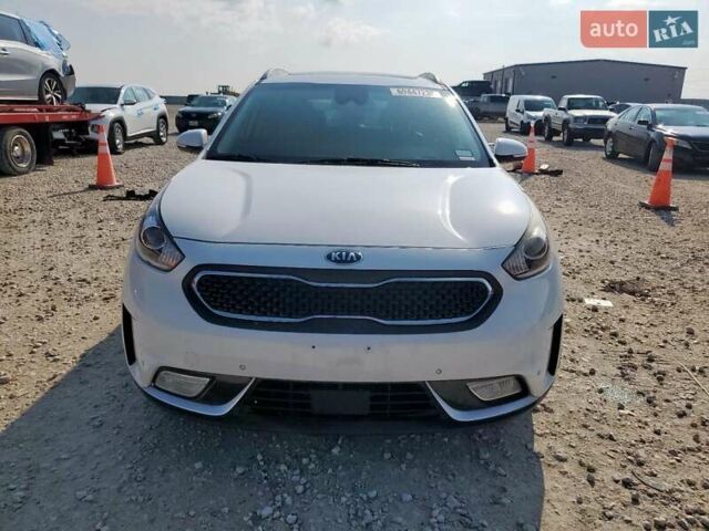 Белый Киа Niro, объемом двигателя 1.58 л и пробегом 160 тыс. км за 3100 $, фото 4 на Automoto.ua