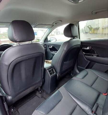 Білий Кіа Niro, об'ємом двигуна 1.58 л та пробігом 182 тис. км за 19200 $, фото 13 на Automoto.ua