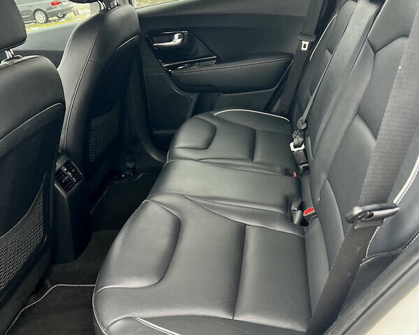 Белый Киа Niro, объемом двигателя 0 л и пробегом 137 тыс. км за 17999 $, фото 27 на Automoto.ua
