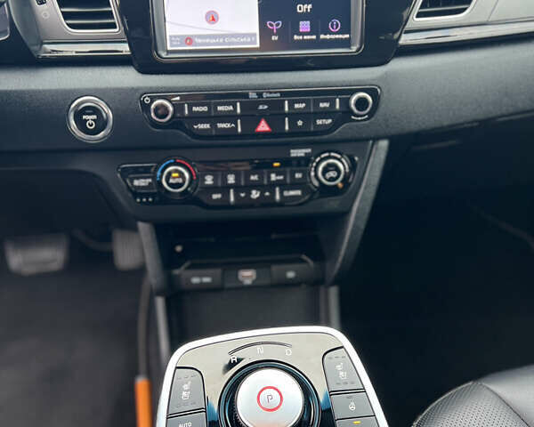 Белый Киа Niro, объемом двигателя 0 л и пробегом 137 тыс. км за 17999 $, фото 42 на Automoto.ua