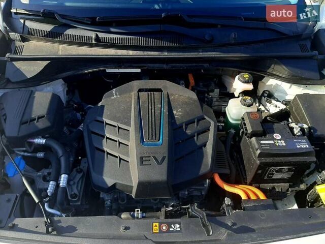 Білий Кіа Niro, об'ємом двигуна 0 л та пробігом 115 тис. км за 17200 $, фото 32 на Automoto.ua