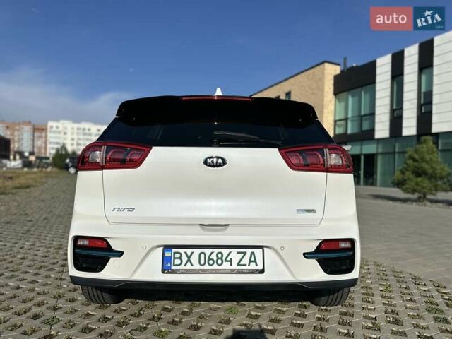 Білий Кіа Niro, об'ємом двигуна 0 л та пробігом 157 тис. км за 16900 $, фото 14 на Automoto.ua