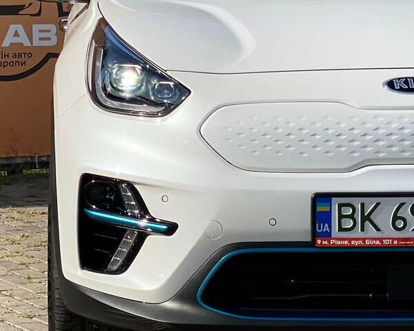 Белый Киа Niro, объемом двигателя 0 л и пробегом 70 тыс. км за 18850 $, фото 5 на Automoto.ua