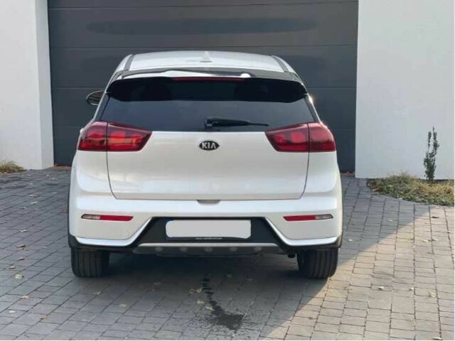 Киа Niro 2019 в Киеве на Automoto.ua Белый Киа Niro, объемом двигателя 1.6 л и пробегом 114 тыс. км за 11400 $, фото 5 на Automoto.ua