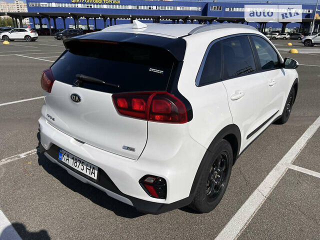 Киа Niro 2019 в Киеве на Automoto.ua Белый Киа Niro, объемом двигателя 1.59 л и пробегом 51 тыс. км за 19500 $, фото 2 на Automoto.ua