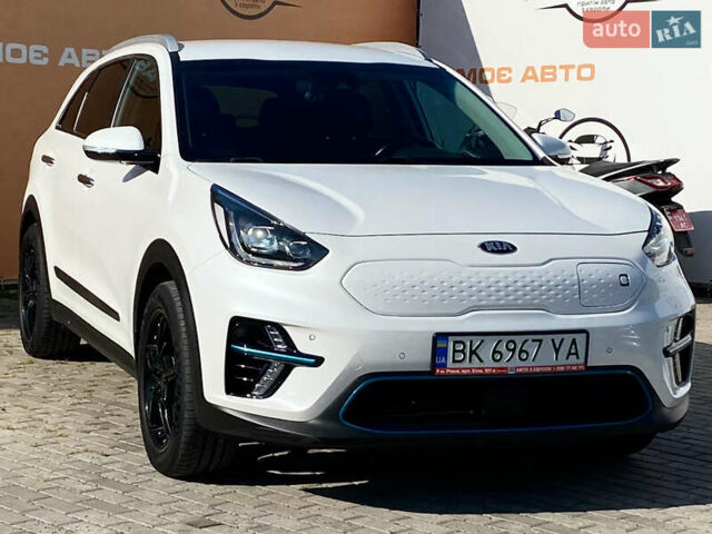 Белый Киа Niro, объемом двигателя 0 л и пробегом 70 тыс. км за 18850 $, фото 2 на Automoto.ua