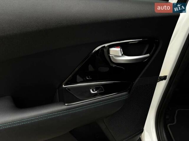 Белый Киа Niro, объемом двигателя 0 л и пробегом 100 тыс. км за 18999 $, фото 54 на Automoto.ua