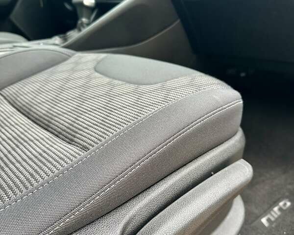 Белый Киа Niro, объемом двигателя 1.6 л и пробегом 213 тыс. км за 16500 $, фото 31 на Automoto.ua